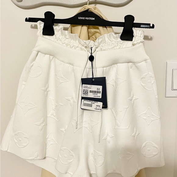 LOUIS VUITTON WHITE SHORTS - Picture 4 of 5